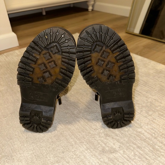 Dr. Martens white platform lace-up boots - Picture 4 of 8